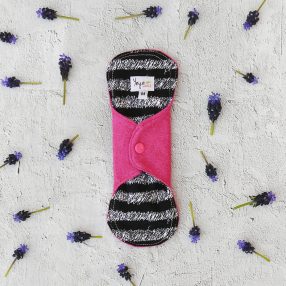 Női mosható intim betét - Fekete és fehér