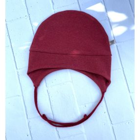 Sapka bukósisak alá, Piros