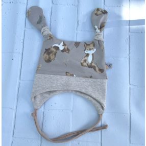 Baba füles sapka, Vuk a kisróka-bézs