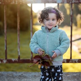 Nincs kinn a derekad! cipzáras pulcsi