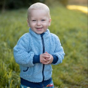 Nincs kinn a derekad! cipzáras pulcsi